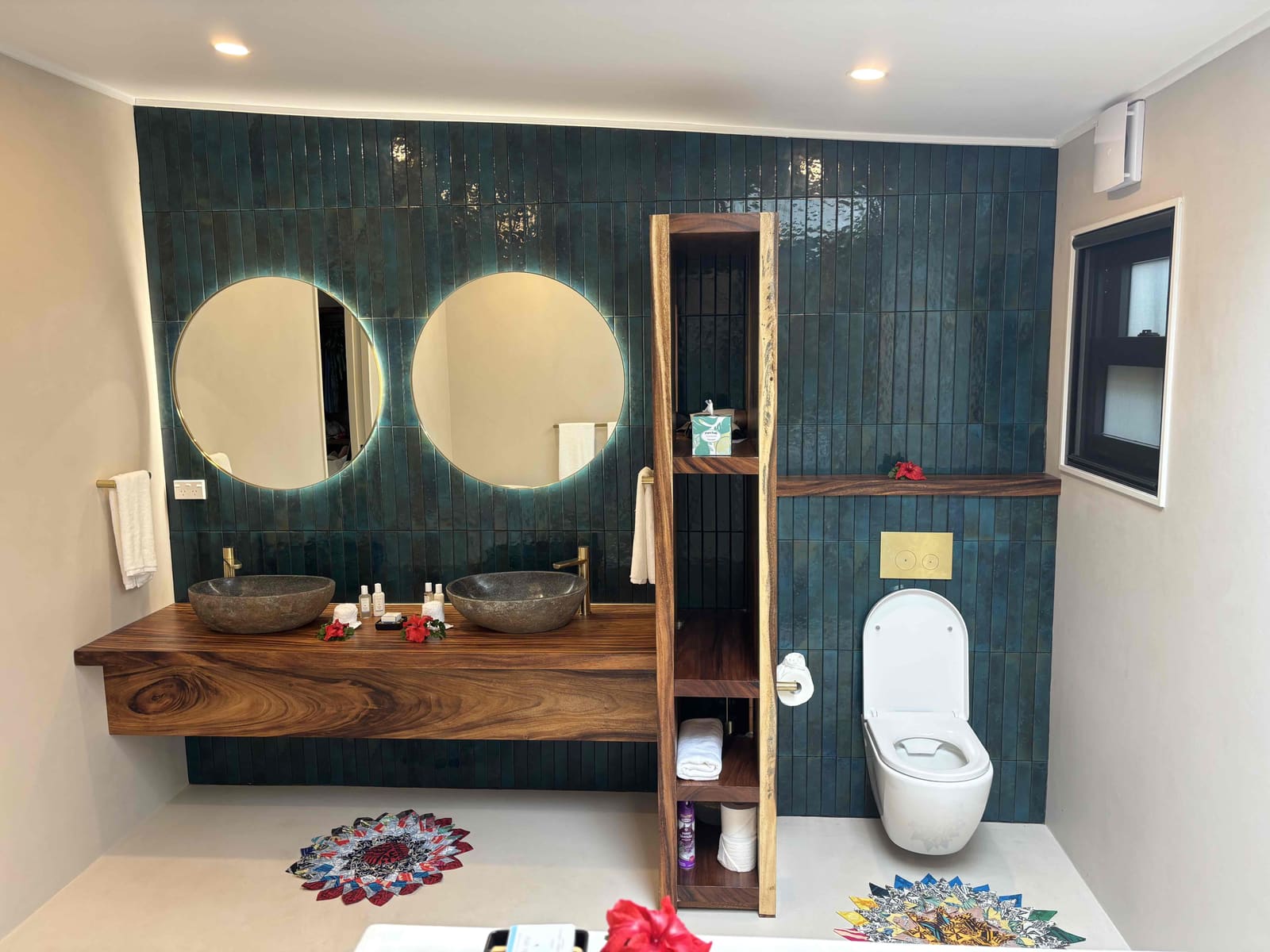 Two Bedroom Home w Pool — photo 3 of 16