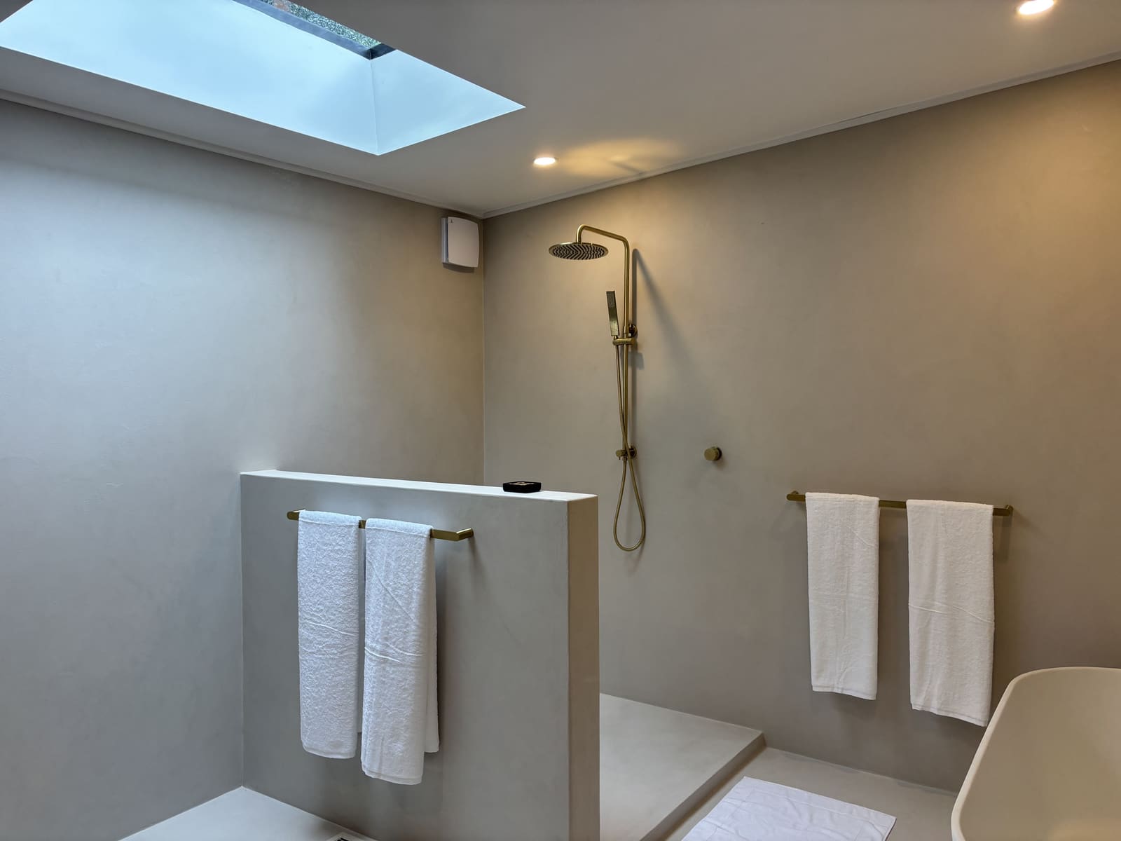 Two Bedroom Home w Pool — photo 5 of 16